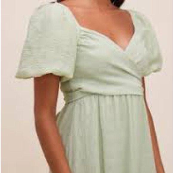 ASTR The Label sonnet puff sleeve midi dress size XS - Picture 2 of 6